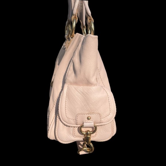 Marc Jacob’s Double-Handle Soft Leather Tote Handbag in Buff MJ462 - Picture 5 of 16